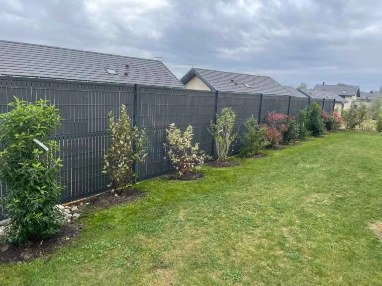 Pose d’une clôture rigide, Annecy, TERR'PAYSAGE